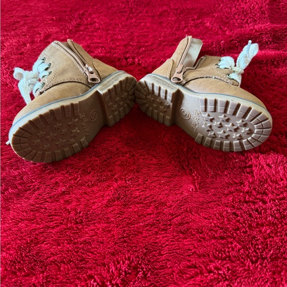 Cat & Jack Lace up Toddler Combat Boots - Picture 4 of 4